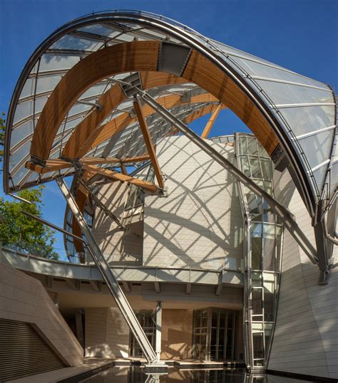 louis vuitton foundation discounts.